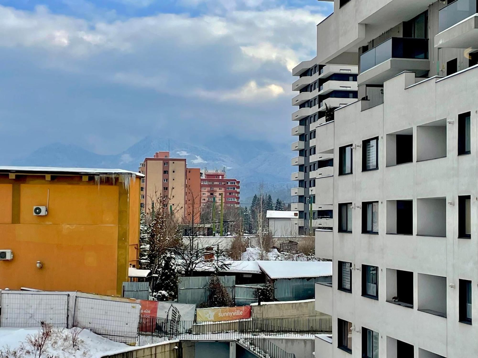 Apartament Carpatilor Urban Escape With Free Parking And Ac Brașov